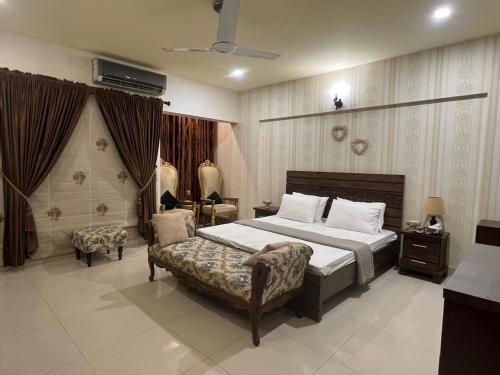 Zen Luxury Stay - 3BR Family Apartment DHA Phase 6 Nishat Commercial — other in Emaar Karachi is: Creek Views, Emerald Tower, Street Abdul Sattar Avenue,Phase 8, DHA, Karachi., Karachi, 75500, Pakistan