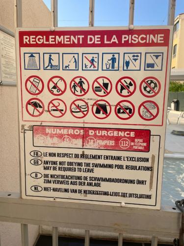 Bel Appartement T2 - Résidence Lagon Bleu - Piscine (Bel Appartement T2 - Residence Lagon Bleu - Piscine) in Frejus városközpont