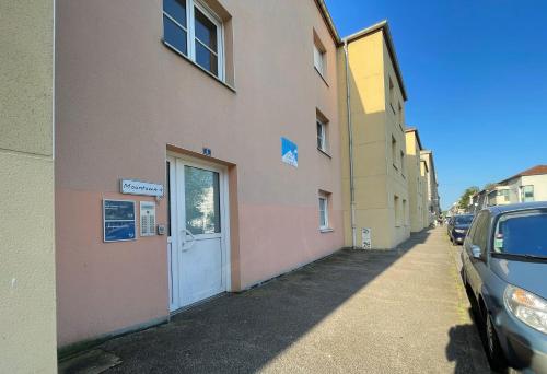 ทัศนียภาพภายนอกโรงแรม, The 8 in ลูเนวีล