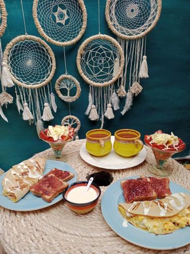 Bohemio Chic House - Alojamiento con vista al bosque a 45 minutos de Medellin en Santa Elena