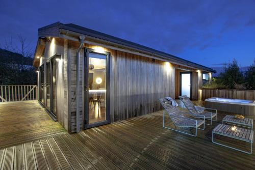 Exterior view of Deer Leap, Strawberryfield Park