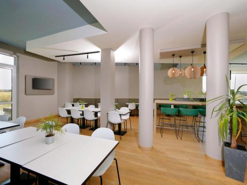 Restaurant, B&B Hotel Berlin-Airport in Airport Berlin-Schonefeld