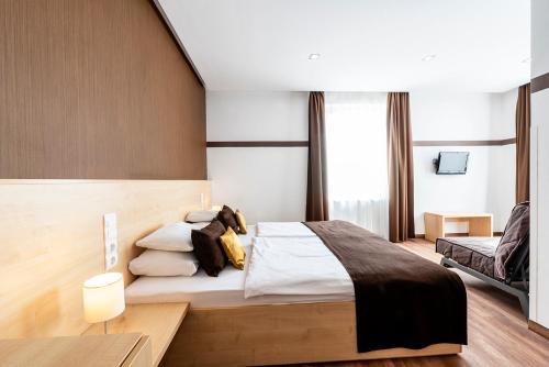 Promenade City Hotel - image 11