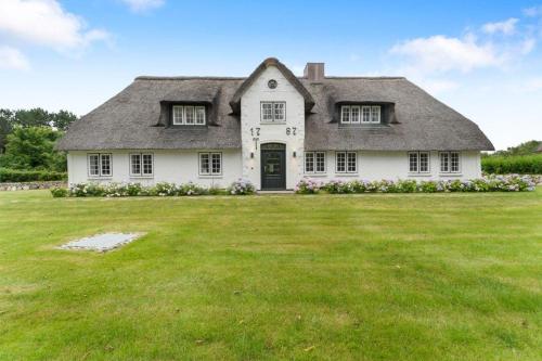 Carolinenhof-1, Tinnum
