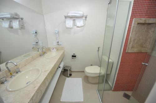 Bathroom, Herval Park Hotel in Ponta Pora