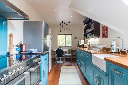 Kjøkken, The Chairman's Retreat in The Cotswolds - Space To Relax in the Countryside in Painswick