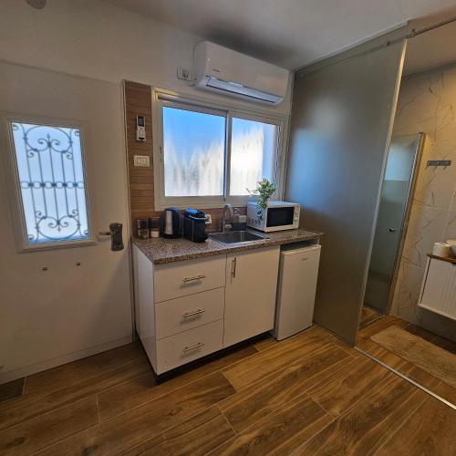 Kitchen, Zimmer Belev HaKikar- Dead sea in South Dead Sea