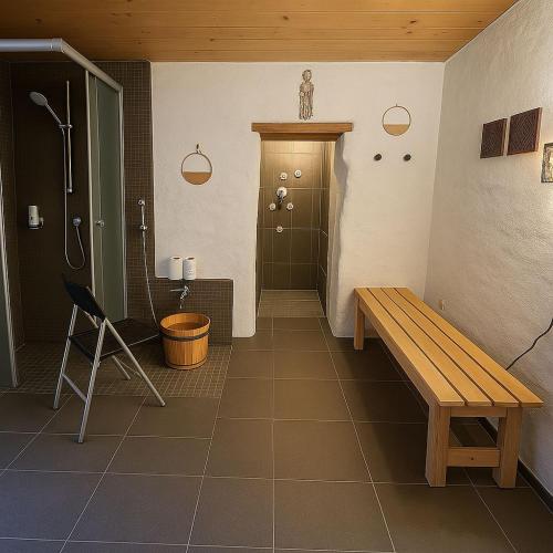 อ่างแช่น้ำร้อน, Chalet Oz in ฟิทสนาว