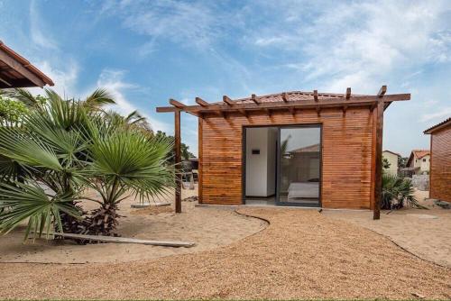 Vista exterior, Netu's Village Resort in Ramiros