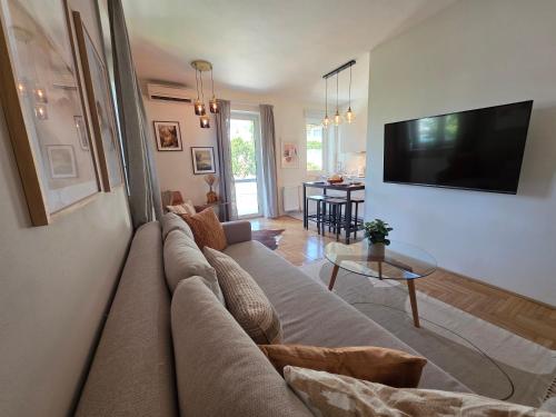 Grand Terrace Apartment with AC & heating, Budapest (photo 3)