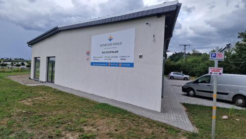 Słoneczne pokoje nad jeziorem Nyskim (Sloneczne pokoje nad jeziorem Nyskim) in Skorochów