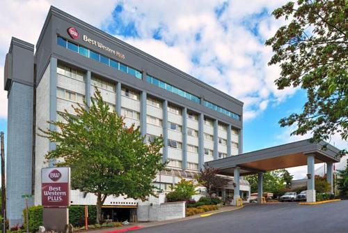 Comfort Inn & Suites Downtown Tacoma - image 2