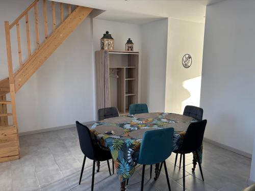 maison terrasse jardin in 聖皮埃爾布魯克