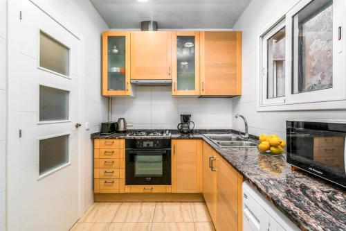 Arc de Triomf Base 4BR for 5 Lift, Barcelona (fotografie 6)