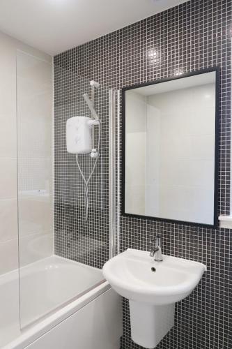 Spacious 2 Bed Apartment Near Glasgow Airport, Glasgow (foto 2)