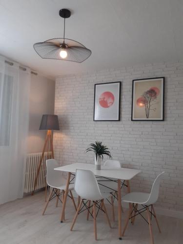 Un appartement lumineux avec vue exceptionnelle avec 3 chambres in Bourg-les-Valence