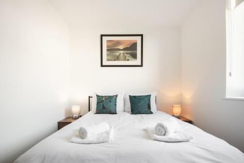 Smart 1 Bedroom Apartment in Bradford with Parking in 希普利