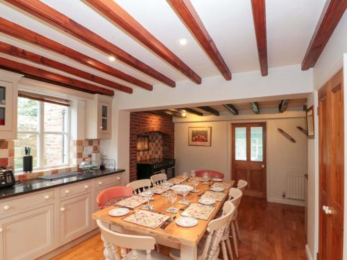 A szálláshely kívülről, Weavers Cottage in Carlton