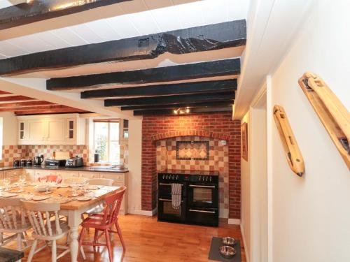 A szálláshely kívülről, Weavers Cottage in Carlton