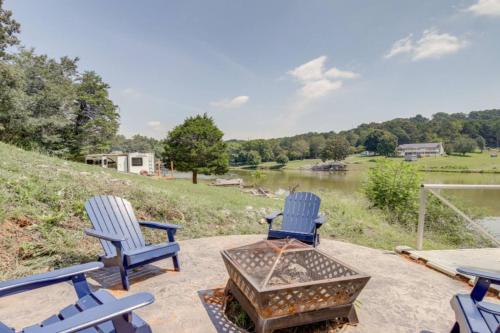. Cove Life Cabin on the Lake
