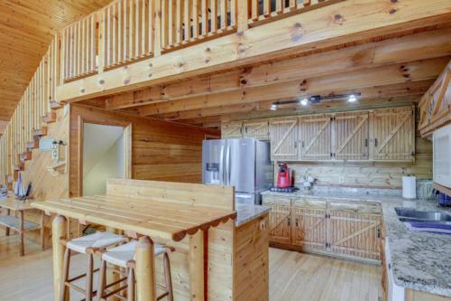 virtuve, Cove Life Cabin on the Lake in Madisonville (TN)