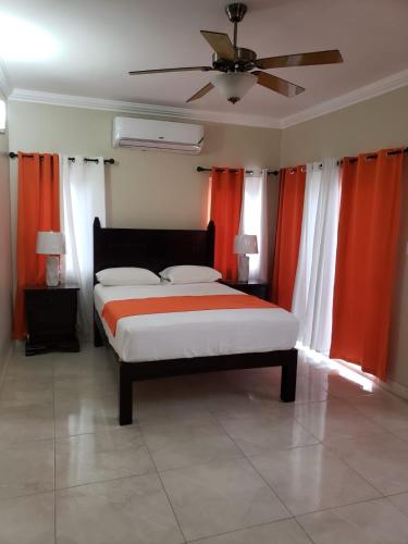 Aj's Treasure -gated with pool in Ocho Rios in โคโคนัทโกรฟ