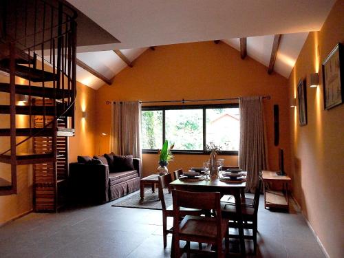 2 bedrooms, 3 beds