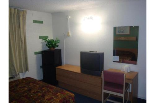 Travelers Inn Lake Havasu - image 12
