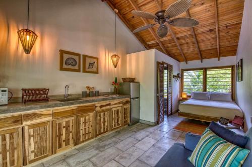 Camp Bay Lodge in Diamond Rock