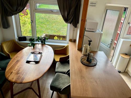 Cocina, 3 bed house close to the woods in Uckfield