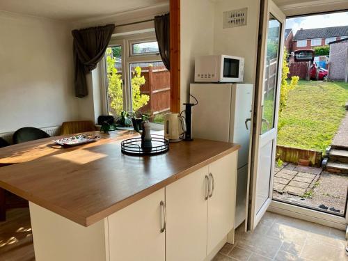 Cocina, 3 bed house close to the woods in Uckfield