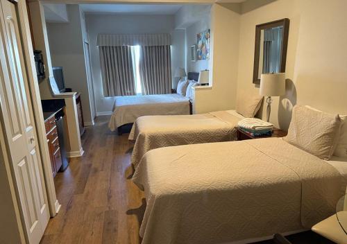 The Point Hotel & Suites - 705H Luxury - Pool view - Close to Universal in Orlando, USA