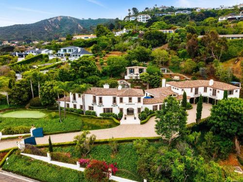 Grand Mediterranean Villa in La Jolla Hillside – khách sạn tại La Jolla