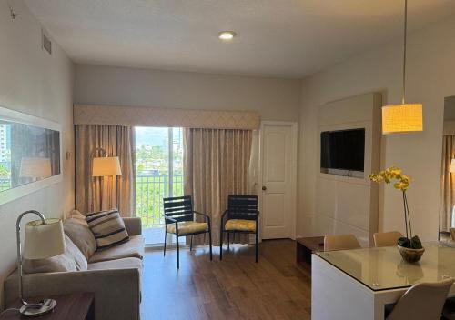 The Point Hotel & Suites - 503 Luxury - Pool view - Close to Universal in Orlando, USA