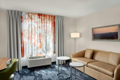 Fairfield Inn & Suites by Marriott Cincinnati Uptown/University Area - image 6