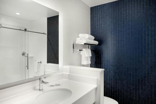 Fairfield Inn & Suites by Marriott Cincinnati Uptown/University Area - image 7