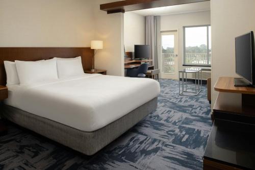 Fairfield Inn & Suites by Marriott Santa Cruz - image 7