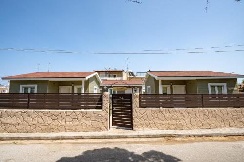 Olympia's Apartments Room Type - Bungalow with Garden View Olympia's Apartments Room Type - Bungalow with Garden View