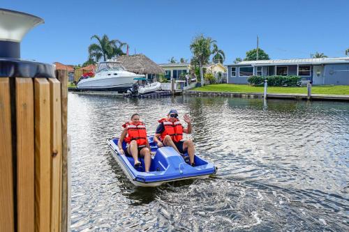 Waterfront Retreat Home Dania Beach – khách sạn tại Bãi Biển Dania