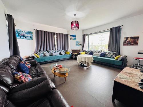 Eden Island Apartment with a View in 郊區