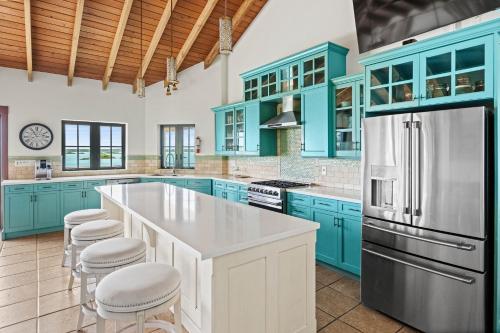 Alta Bella Villa - Ocean Nordic Spa in Chalk Sound