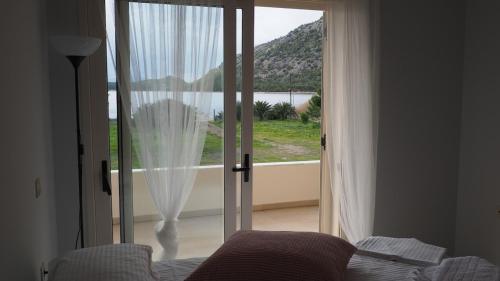 The Lakehouse in Limni Vouliagmenis