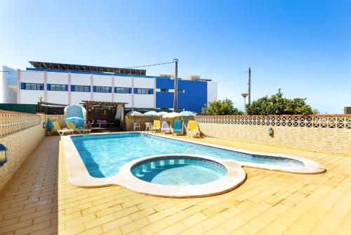 泳池, Casa Fernandes T2 F in 拉高亞