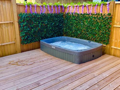 Джакузі, 60 Mile Inn - Luxury Pods with Hot Tubs in Брідж оф Оркі