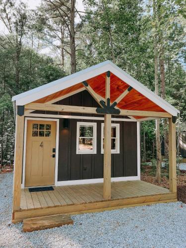 Cabin #4 Studio With Kitchenette, Hartwell