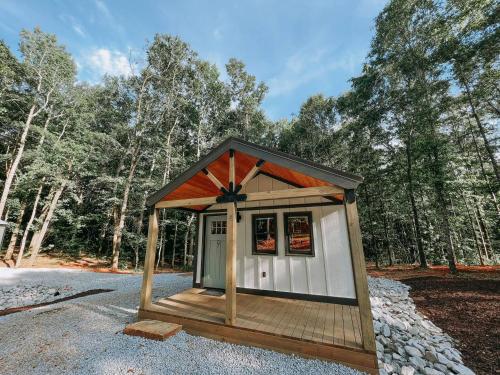Cabin #9 One Bedroom W Kitchenette in Hartwell, USA