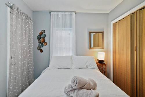 Nice Renovated 2 Bdrm Apt W Comfortable Amenities in Philadelphia, USA