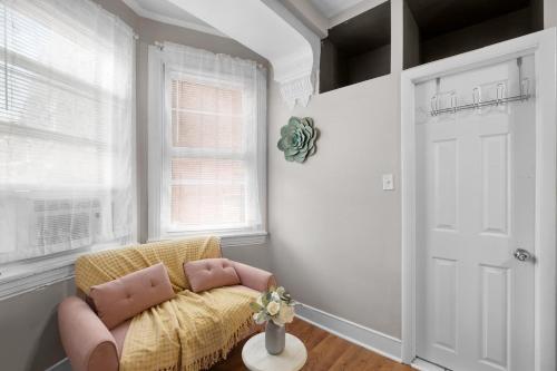 Best Studio By Historical Sites Near Everything in Philadelphia, USA