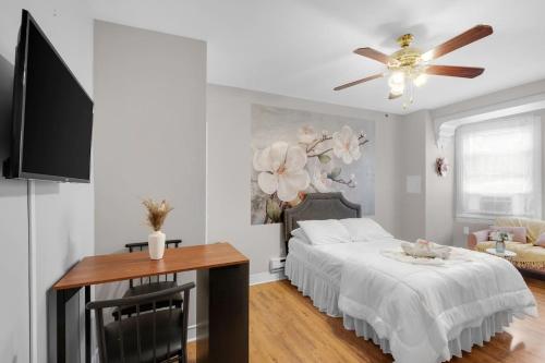 Best Studio By Historical Sites Near Everything in Philadelphia, USA