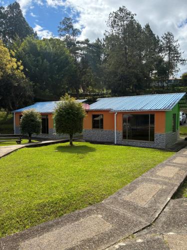 Cabañas Gachalá - Centro vacacional El jazmín (Cabanas Gachala - Centro vacacional El jazmin) in Guateque